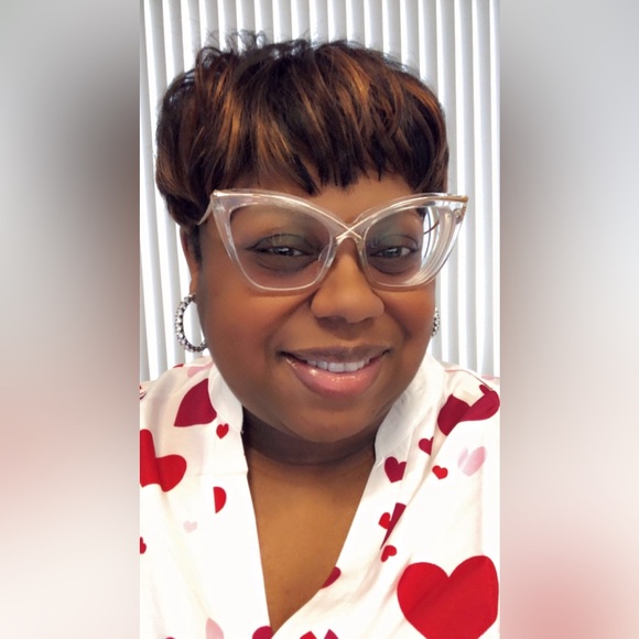 Meet your Posher, Sheniquia - Picture 12 of 15